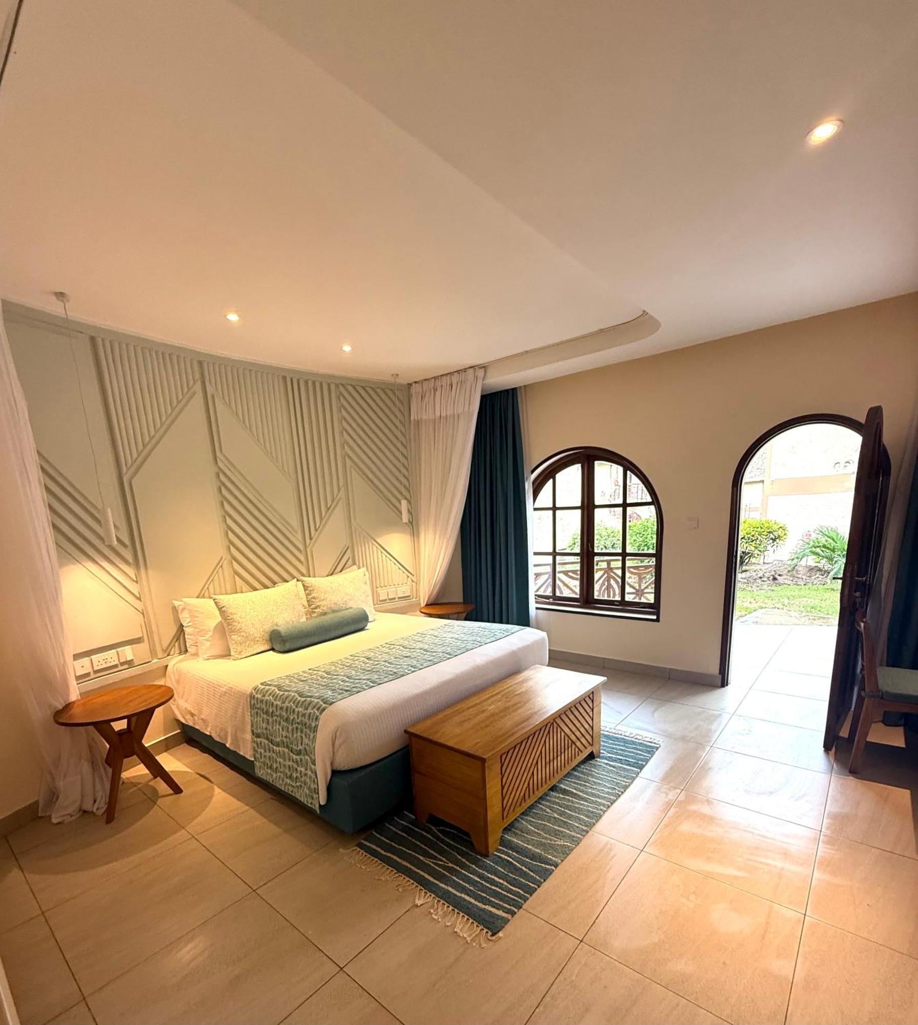 Neptune Paradise Beach Resort & Spa Galu Exteriör bild